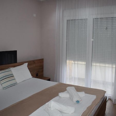 S&M Apartments Ulcinj Esterno foto