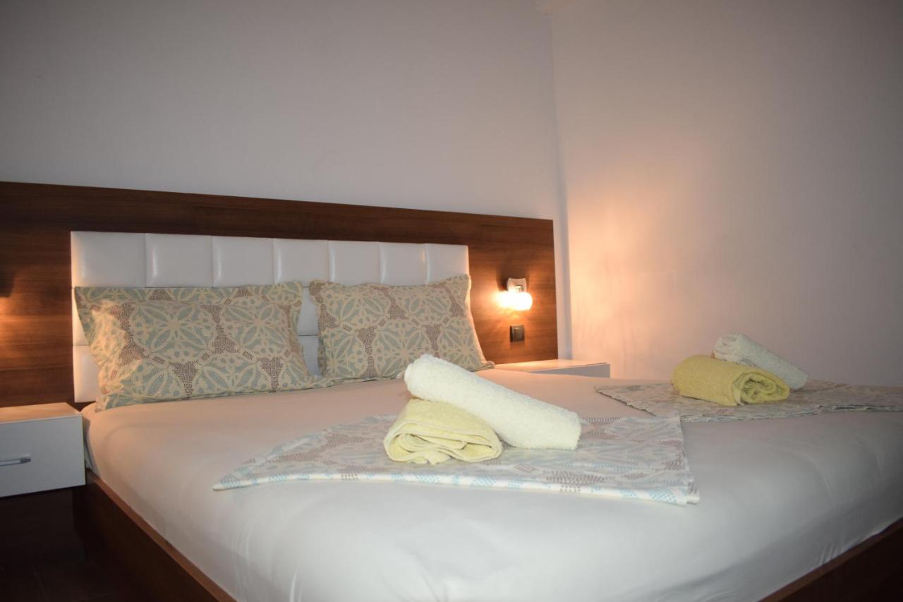 S&M Apartments Ulcinj Esterno foto