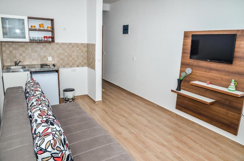 S&M Apartments Ulcinj Esterno foto