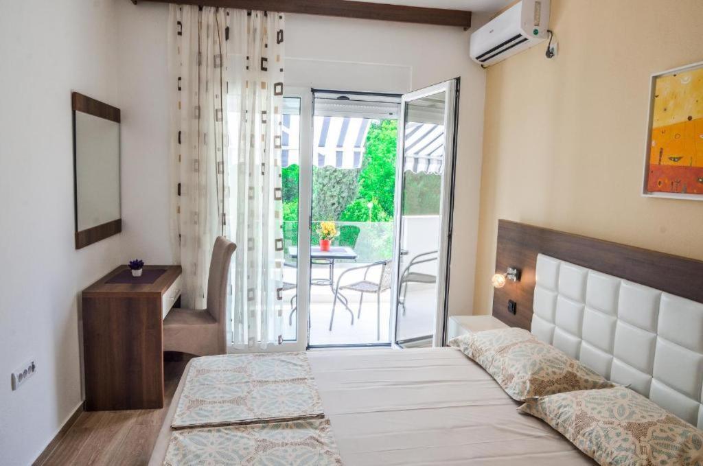 S&M Apartments Ulcinj Esterno foto