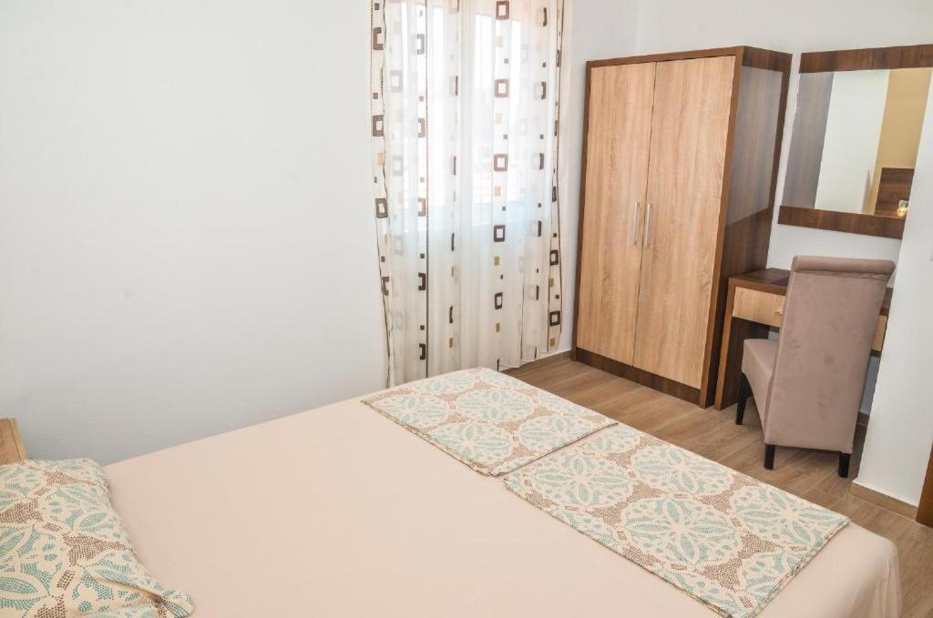 S&M Apartments Ulcinj Esterno foto