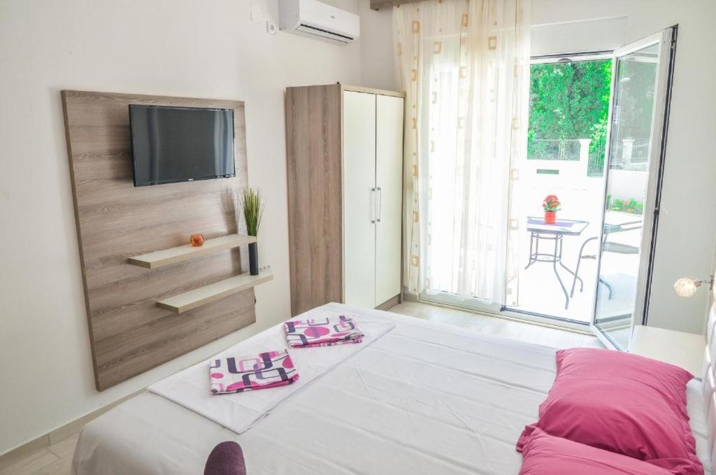 S&M Apartments Ulcinj Esterno foto