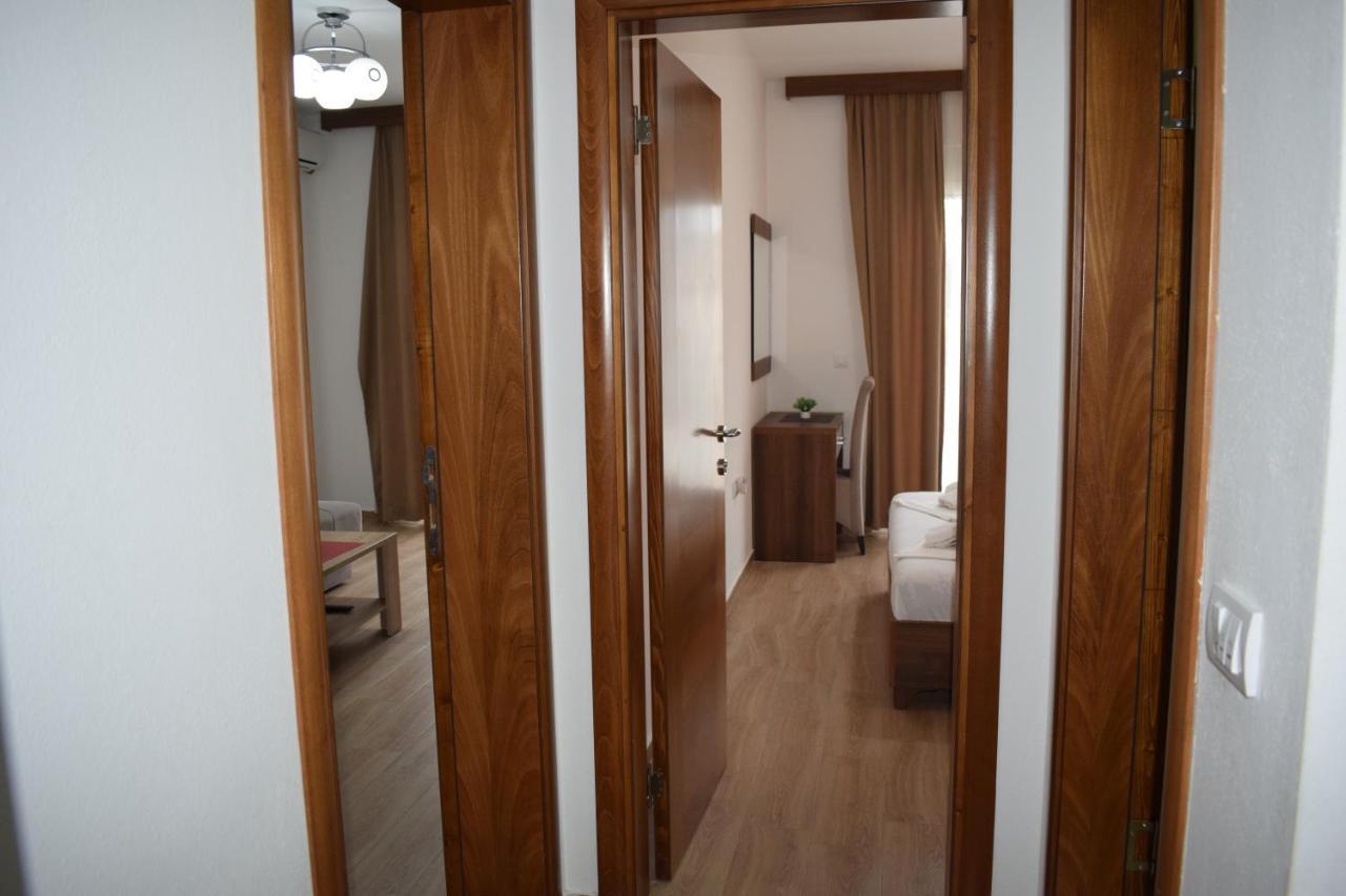 S&M Apartments Ulcinj Esterno foto