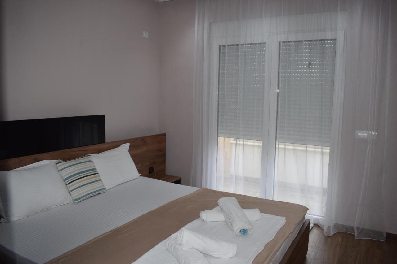 S&M Apartments Ulcinj Esterno foto